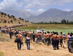 Said Nursi'yi kutsallatran AKP, Abdal Musa'y neden talyor!