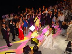 KALKAN AIRDI... HER EYN LK OLUYOR...!